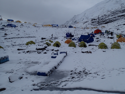雪のベースキャンプ