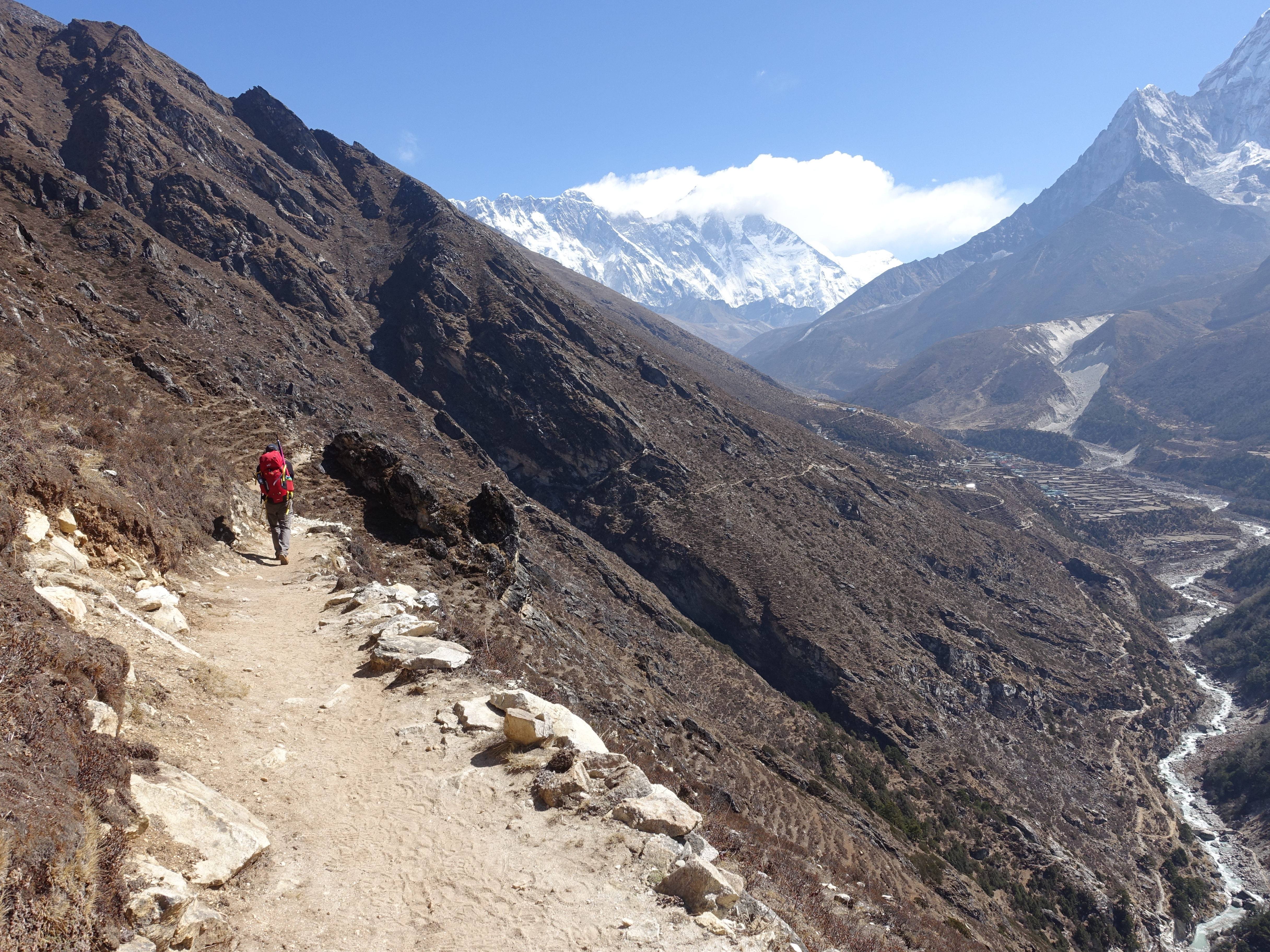 Trail and Ama Dablam